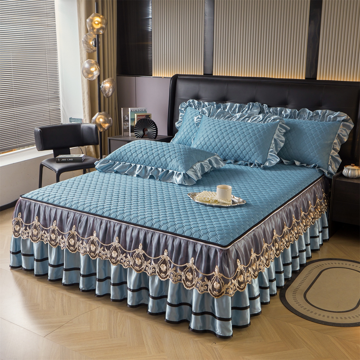 91家纺网 家纺一手货源 找家纺 好儿喜家纺 2026新款夏季高端乳胶凉席三件套可脱卸花边凉席-雅颂系列 雅颂-宾利蓝