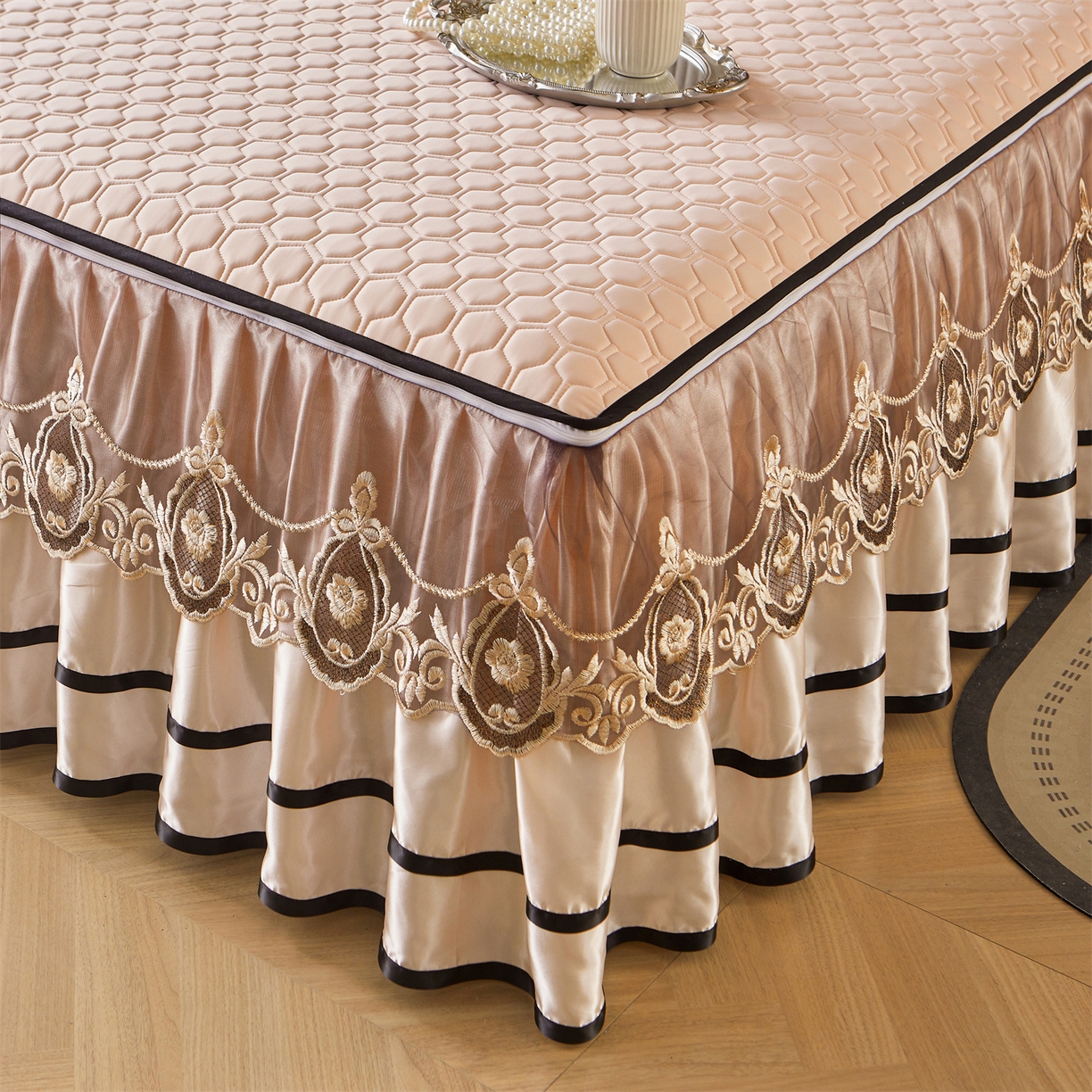 91家纺网 家纺一手货源 找家纺 好儿喜家纺 2026新款夏季高端乳胶凉席三件套可脱卸花边凉席-雅颂系列 雅颂-浅粉