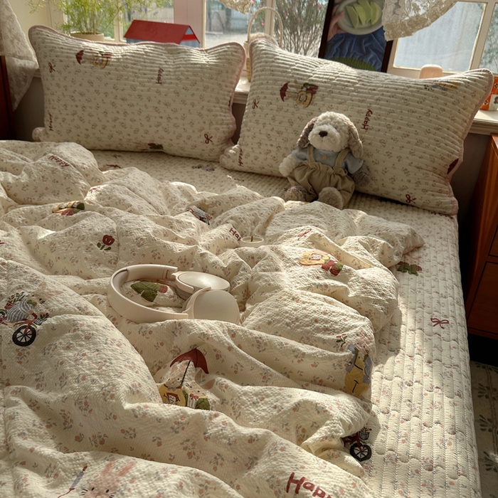 91家纺网 家纺一手货源 找家纺 贝扬思家纺 2026春夏新款高品质A类泡芙纱床盖夏被夏凉被空调被四件套-青提系列 青提-躲雨小兔