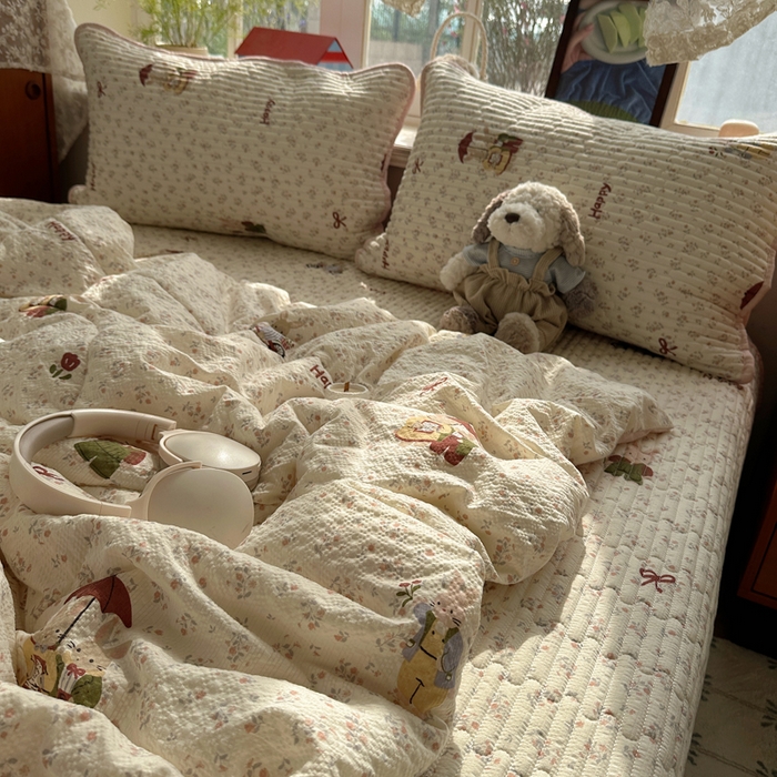 91家纺网 家纺一手货源 找家纺 贝扬思家纺 2026春夏新款高品质A类泡芙纱床盖夏被夏凉被空调被四件套-青提系列 青提-躲雨小兔