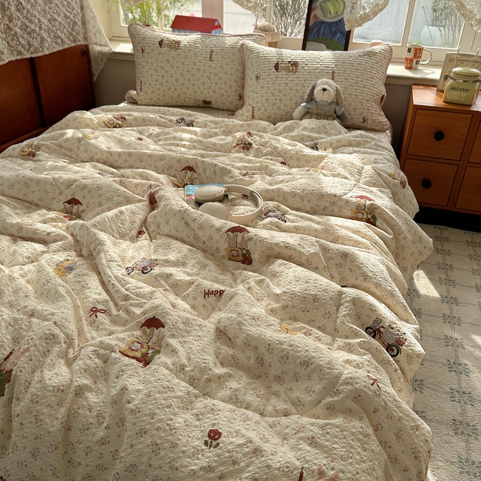 91家纺网 家纺一手货源 找家纺 贝扬思家纺 2026春夏新款高品质A类泡芙纱床盖夏被夏凉被空调被四件套-青提系列 青提-躲雨小兔