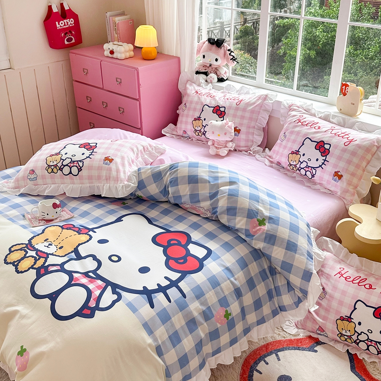 91家纺网 家纺一手货源 找家纺 玉元坊 2026新款三丽鸥正版授权凯蒂猫床单床笠床裙全棉纯棉三四件套 凯蒂猫和熊-白花边