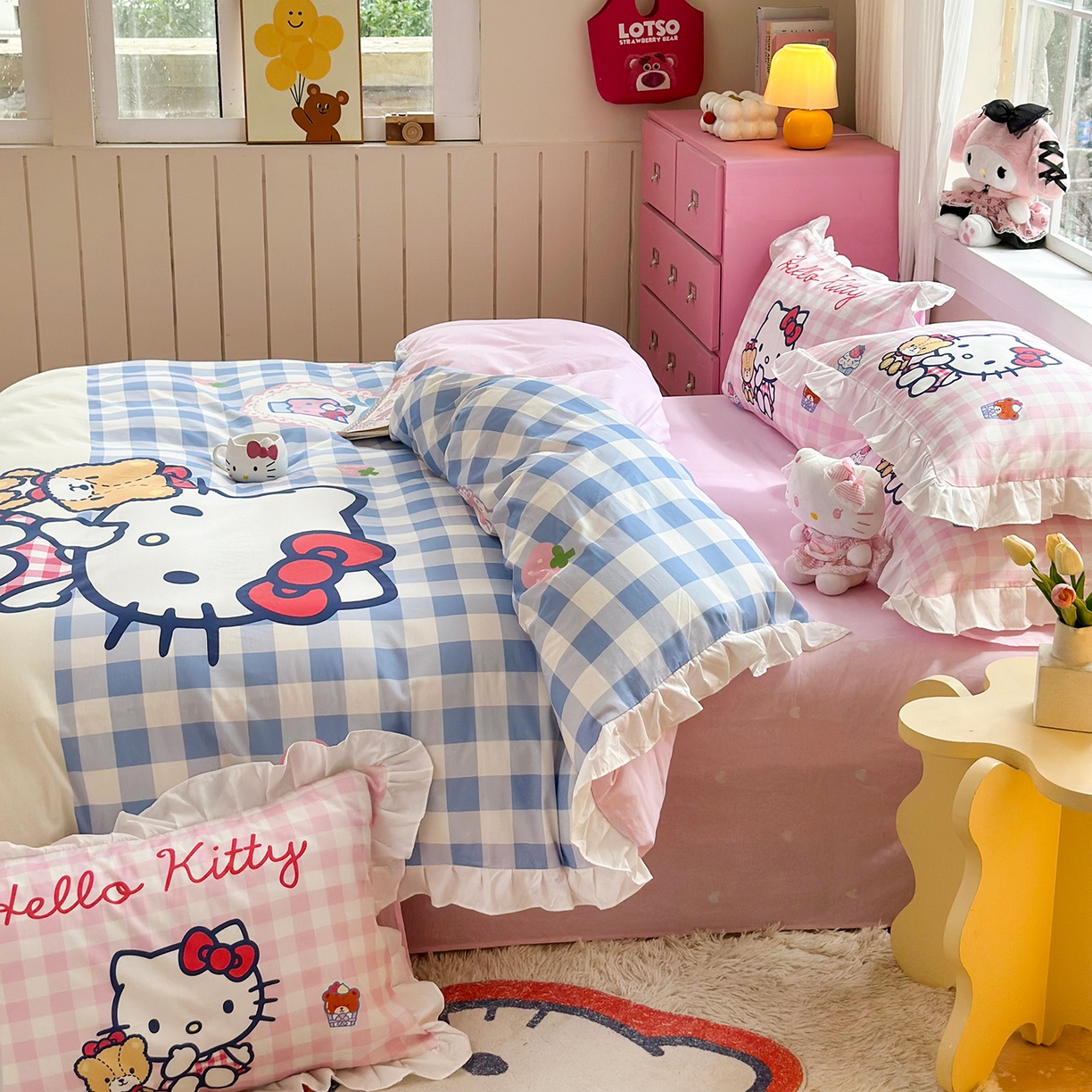 91家纺网 家纺一手货源 找家纺 玉元坊 2026新款三丽鸥正版授权凯蒂猫床单床笠床裙全棉纯棉三四件套 凯蒂猫和熊-白花边