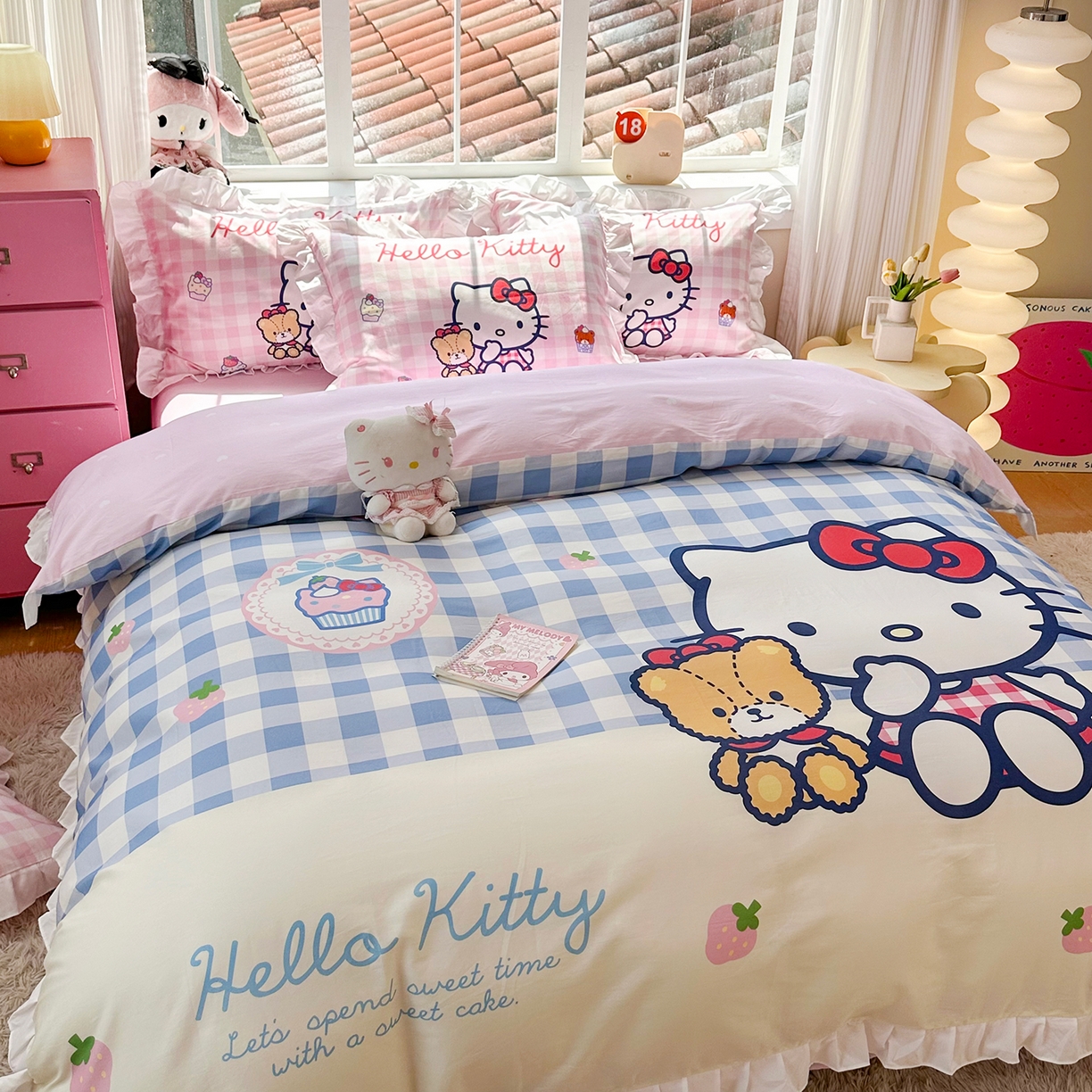 91家纺网 家纺一手货源 找家纺 玉元坊 2026新款三丽鸥正版授权凯蒂猫床单床笠床裙全棉纯棉三四件套 凯蒂猫和熊-白花边