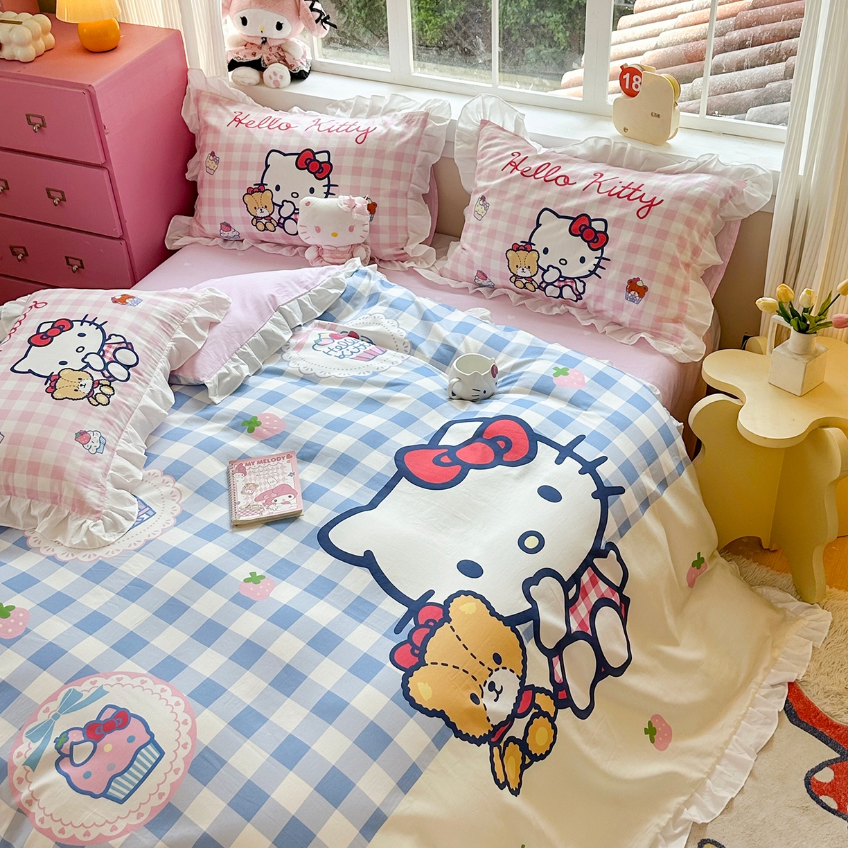 91家纺网 家纺一手货源 找家纺 玉元坊 2026新款三丽鸥正版授权凯蒂猫床单床笠床裙全棉纯棉三四件套 凯蒂猫和熊-白花边