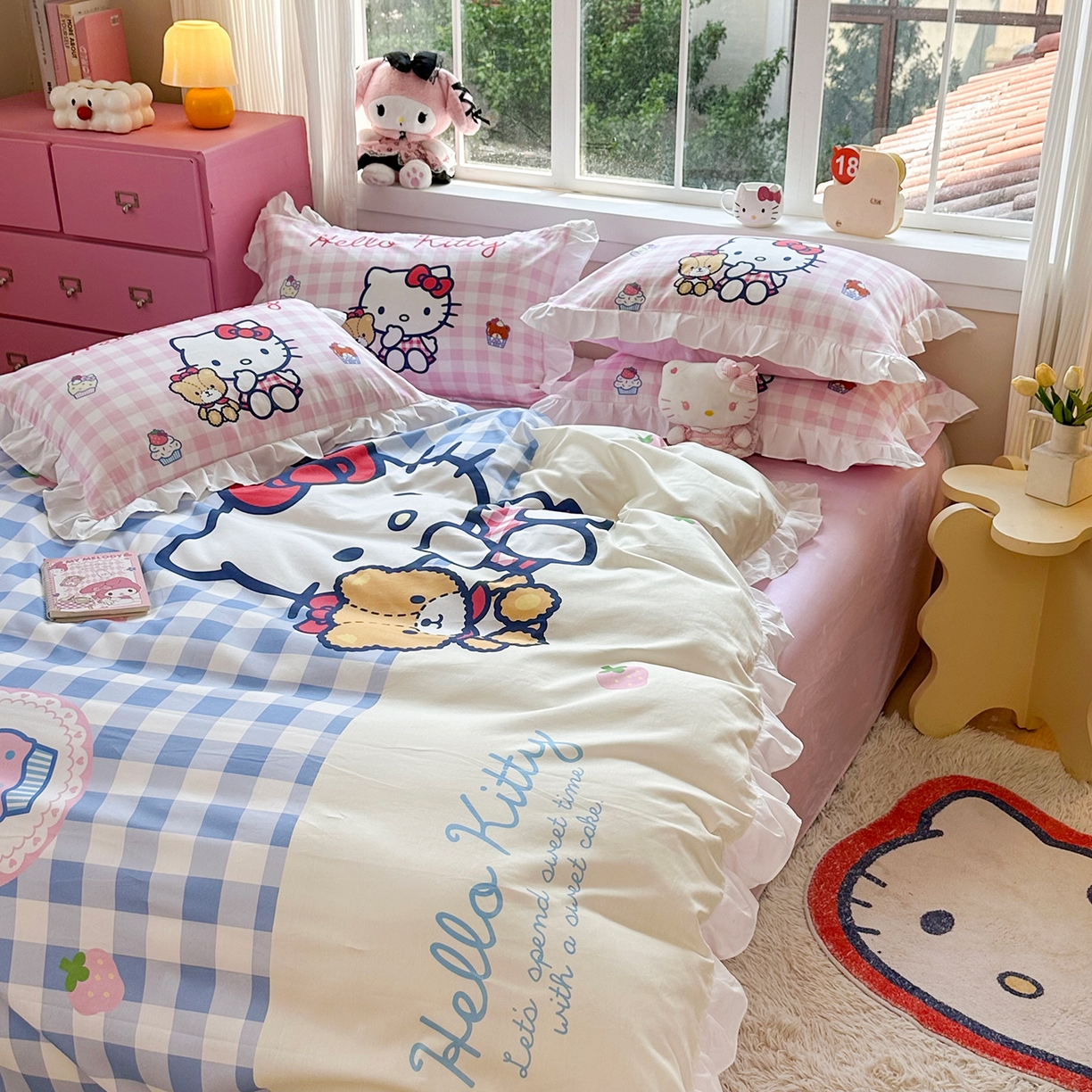 91家纺网 家纺一手货源 找家纺 玉元坊 2026新款三丽鸥正版授权凯蒂猫床单床笠床裙全棉纯棉三四件套 凯蒂猫和熊-白花边