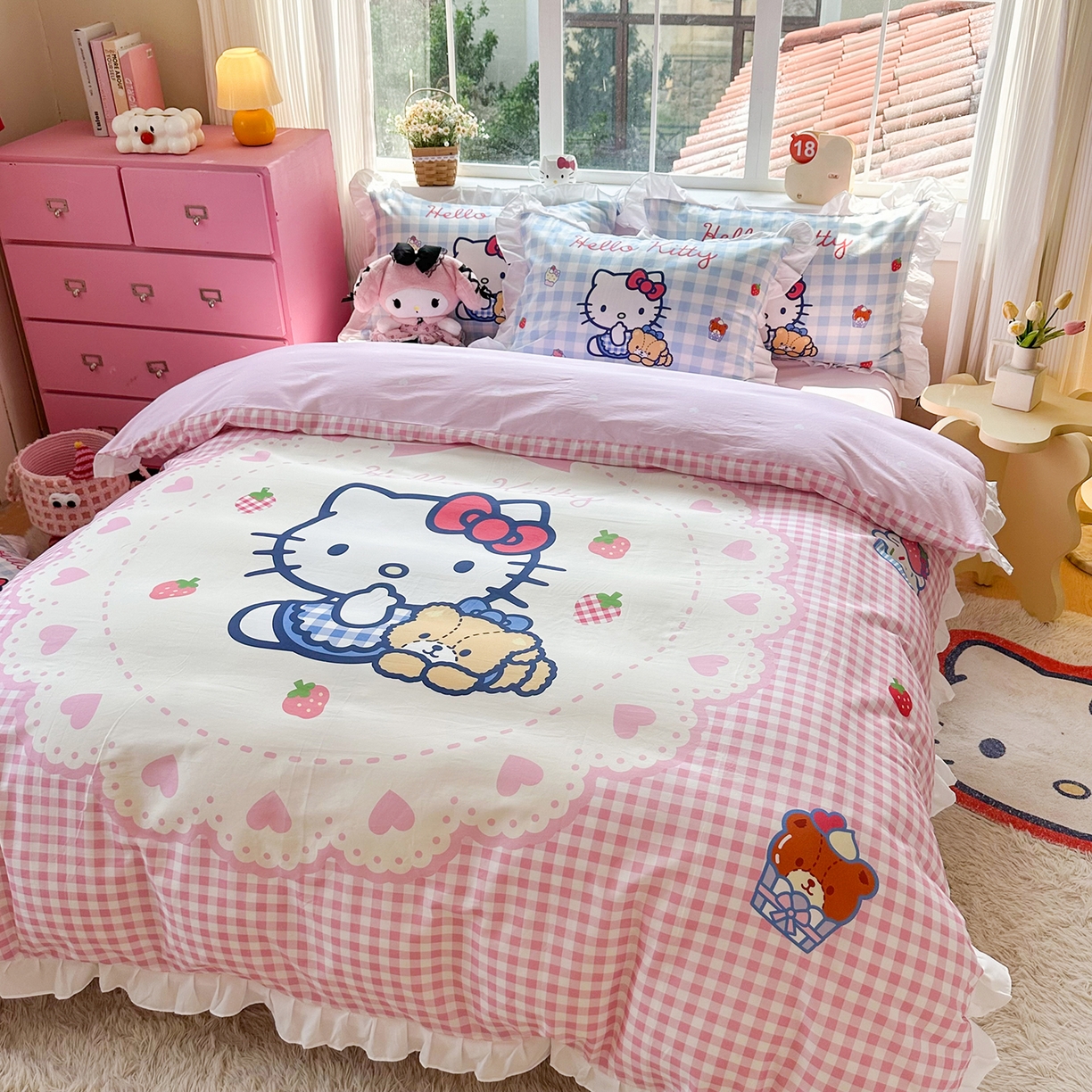 91家纺网 家纺一手货源 找家纺 玉元坊 2026新款三丽鸥正版授权凯蒂猫床单床笠床裙全棉纯棉三四件套 奶油凯蒂猫-白花边