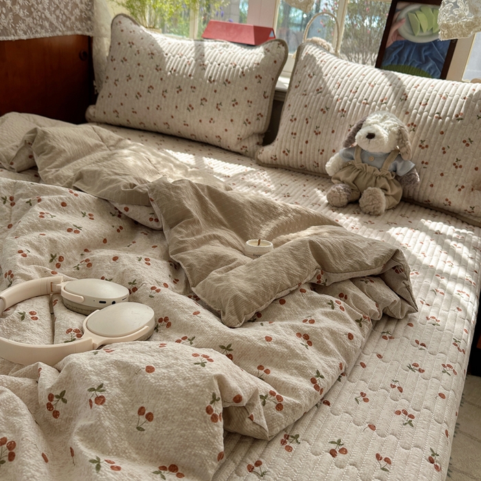 91家纺网 家纺一手货源 找家纺 贝扬思家纺 2026春夏新款高品质A类泡芙纱床盖夏被夏凉被空调被四件套-青提系列 青提-酒渍樱桃