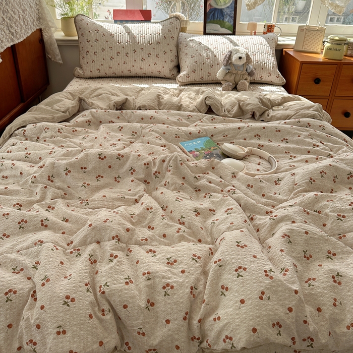 91家纺网 家纺一手货源 找家纺 贝扬思家纺 2026春夏新款高品质A类泡芙纱床盖夏被夏凉被空调被四件套-青提系列 青提-酒渍樱桃