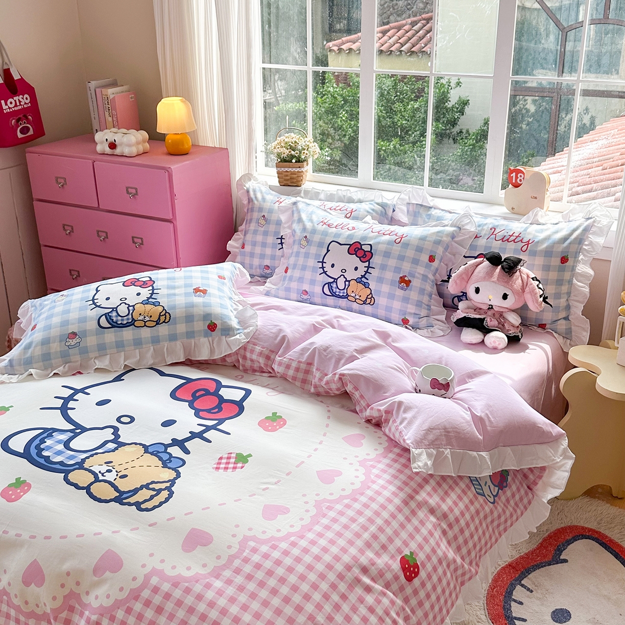 91家纺网 家纺一手货源 找家纺 玉元坊 2026新款三丽鸥正版授权凯蒂猫床单床笠床裙全棉纯棉三四件套 奶油凯蒂猫-白花边