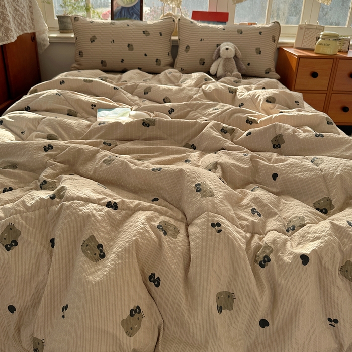 91家纺网 家纺一手货源 找家纺 贝扬思家纺 2026春夏新款高品质A类泡芙纱床盖夏被夏凉被空调被四件套-青提系列 青提-咖啡小猫