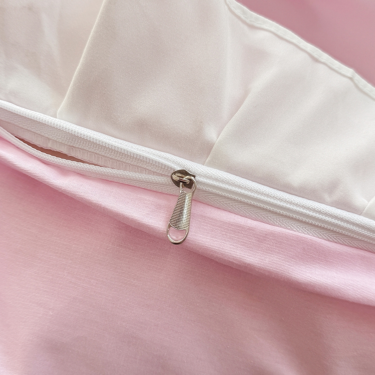 91家纺网 家纺一手货源 找家纺 玉元坊 2026新款三丽鸥正版授权凯蒂猫床单床笠床裙全棉纯棉三四件套 心动凯蒂-白花边