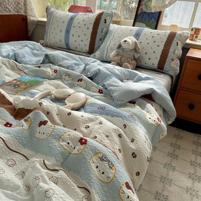 91家纺网 家纺一手货源 找家纺 贝扬思家纺 2026春夏新款高品质A类泡芙纱床盖夏被夏凉被空调被四件套-青提系列 青提-可可小猫条