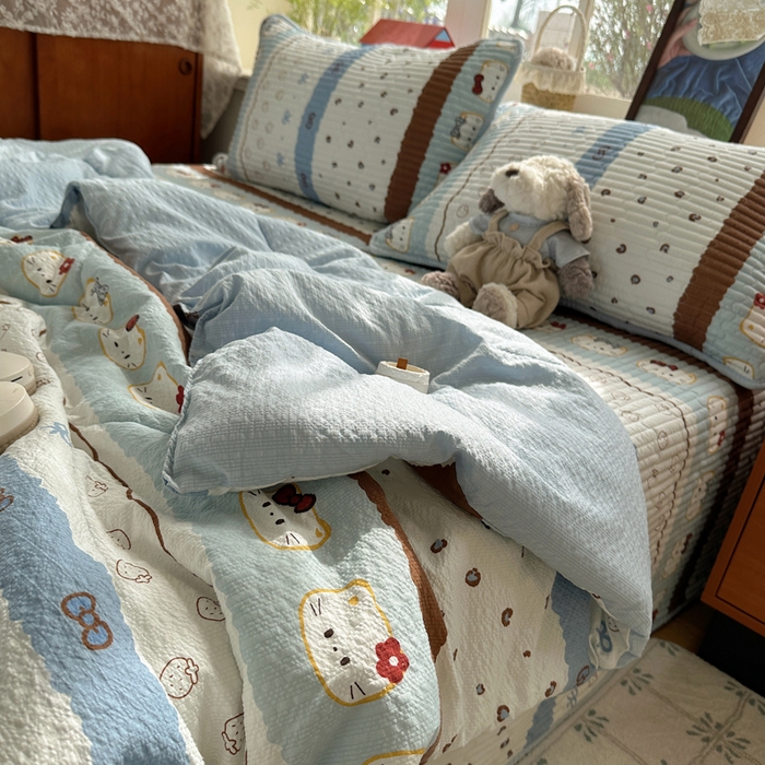 91家纺网 家纺一手货源 找家纺 贝扬思家纺 2026春夏新款高品质A类泡芙纱床盖夏被夏凉被空调被四件套-青提系列 青提-可可小猫条