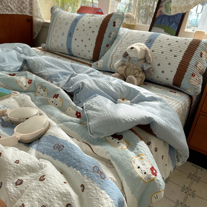 91家纺网 家纺一手货源 找家纺 贝扬思家纺 2026春夏新款高品质A类泡芙纱床盖夏被夏凉被空调被四件套-青提系列 青提-可可小猫条