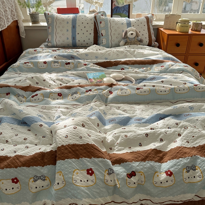 91家纺网 家纺一手货源 找家纺 贝扬思家纺 2026春夏新款高品质A类泡芙纱床盖夏被夏凉被空调被四件套-青提系列 青提-可可小猫条