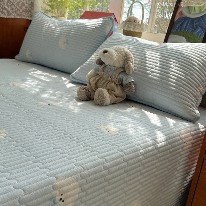 91家纺网 家纺一手货源 找家纺 贝扬思家纺 2026春夏新款高品质A类泡芙纱床盖夏被夏凉被空调被四件套-青提系列 青提-蓝领结狗