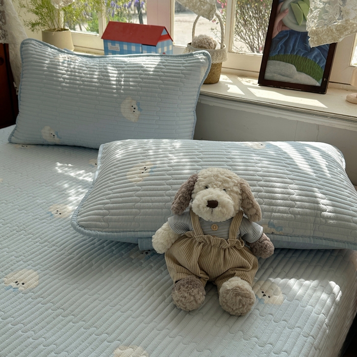 91家纺网 家纺一手货源 找家纺 贝扬思家纺 2026春夏新款高品质A类泡芙纱床盖夏被夏凉被空调被四件套-青提系列 青提-蓝领结狗