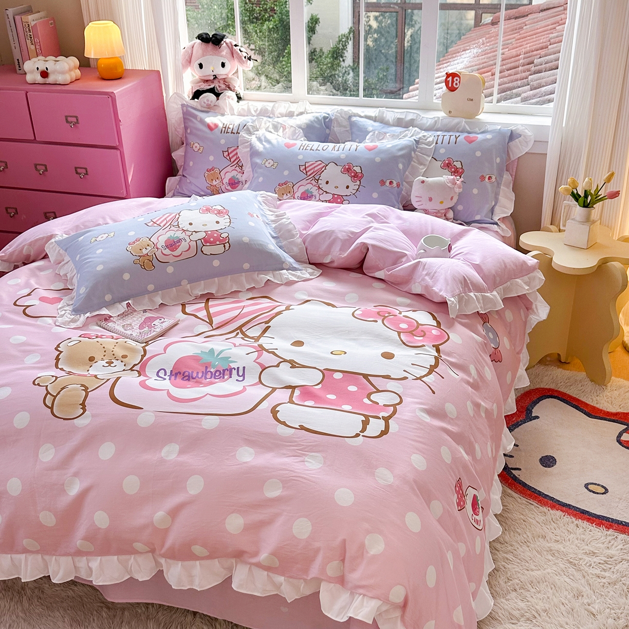 91家纺网 家纺一手货源 找家纺 玉元坊 2026新款三丽鸥正版授权凯蒂猫床单床笠床裙全棉纯棉三四件套 草莓糖果凯蒂猫-白花边