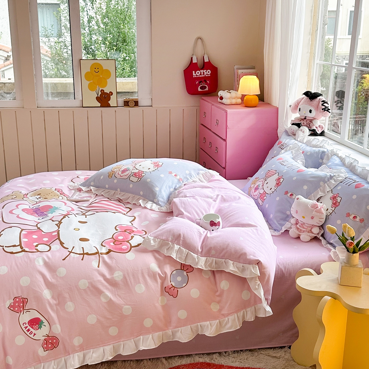 91家纺网 家纺一手货源 找家纺 玉元坊 2026新款三丽鸥正版授权凯蒂猫床单床笠床裙全棉纯棉三四件套 草莓糖果凯蒂猫-白花边
