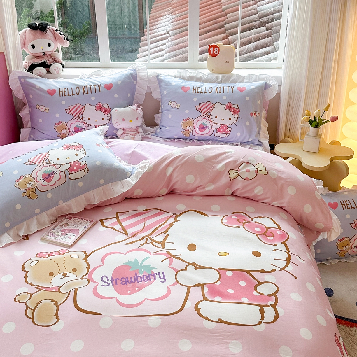 91家纺网 家纺一手货源 找家纺 玉元坊 2026新款三丽鸥正版授权凯蒂猫床单床笠床裙全棉纯棉三四件套 草莓糖果凯蒂猫-白花边