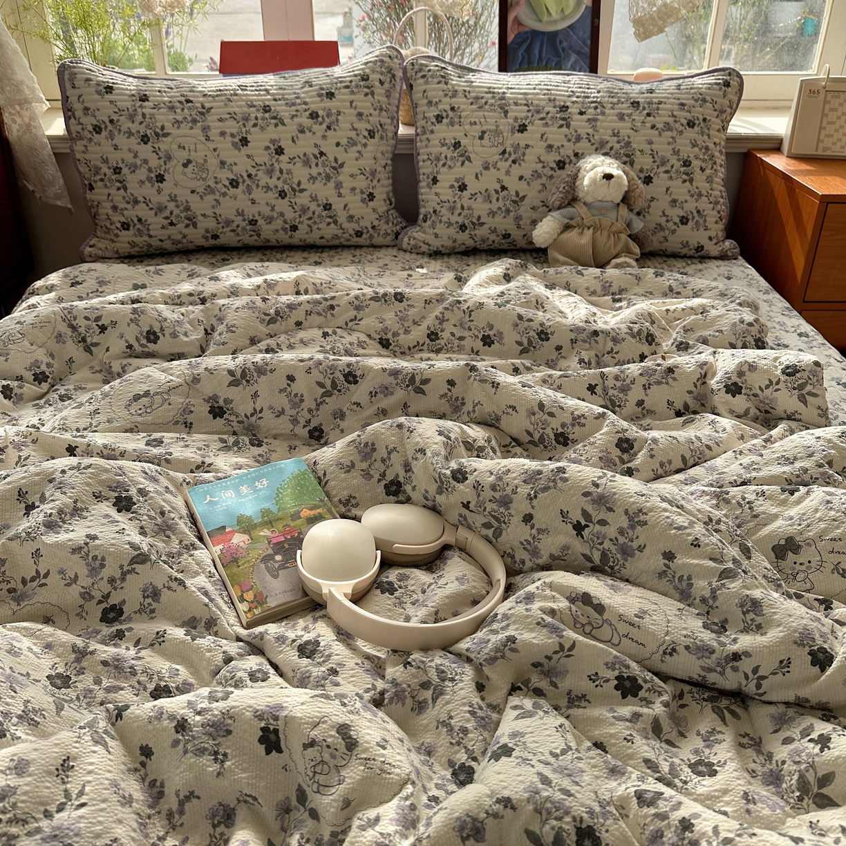 91家纺网 家纺一手货源 找家纺 贝扬思家纺 2026春夏新款高品质A类泡芙纱床盖夏被夏凉被空调被四件套-青提系列 青提-秘境小紫猫