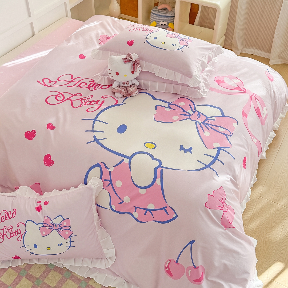 91家纺网 家纺一手货源 找家纺 玉元坊 2026新款三丽鸥正版授权凯蒂猫床单床笠床裙全棉纯棉三四件套 大版花边-甜心凯蒂