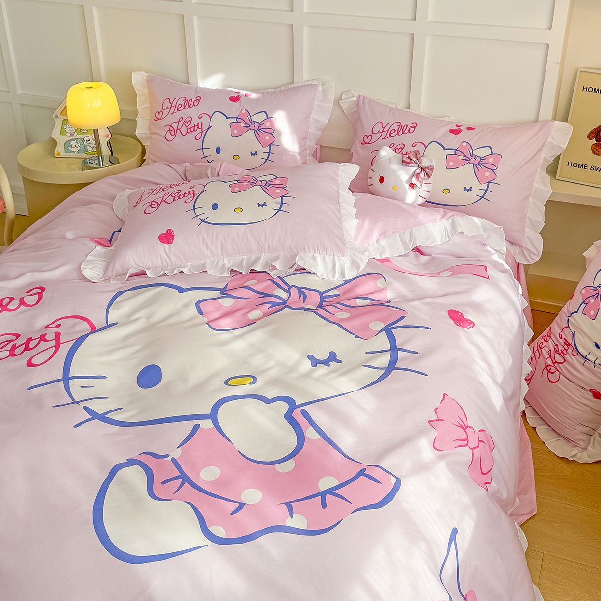 91家纺网 家纺一手货源 找家纺 玉元坊 2026新款三丽鸥正版授权凯蒂猫床单床笠床裙全棉纯棉三四件套 大版花边-甜心凯蒂