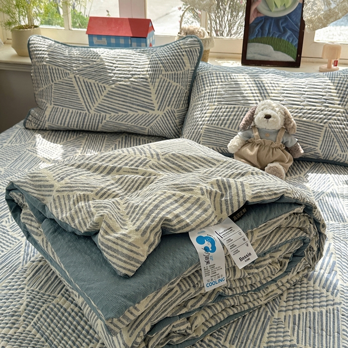 91家纺网 家纺一手货源 找家纺 贝扬思家纺 2026春夏新款高品质A类泡芙纱床盖夏被夏凉被空调被四件套-青提系列 青提-浅川纹