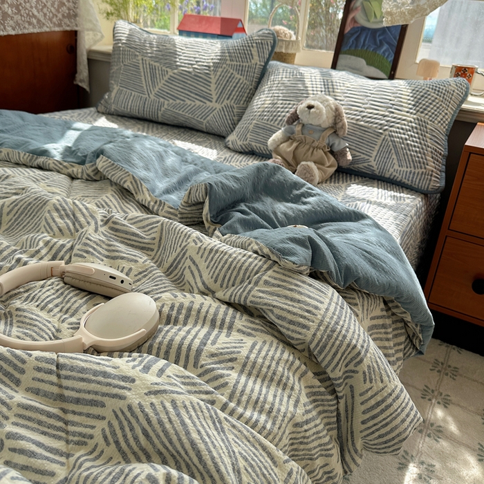 91家纺网 家纺一手货源 找家纺 贝扬思家纺 2026春夏新款高品质A类泡芙纱床盖夏被夏凉被空调被四件套-青提系列 青提-浅川纹