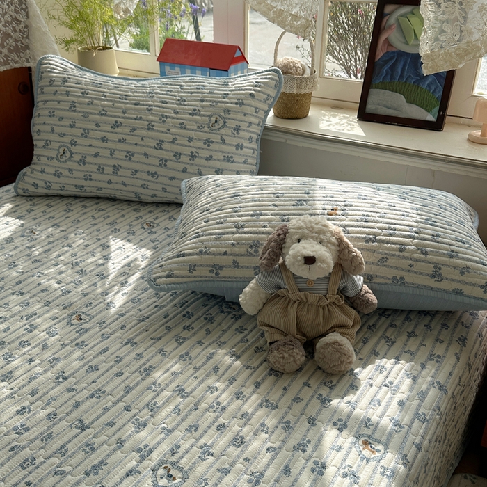 91家纺网 家纺一手货源 找家纺 贝扬思家纺 2026春夏新款高品质A类泡芙纱床盖夏被夏凉被空调被四件套-青提系列 青提-浅蓝花织