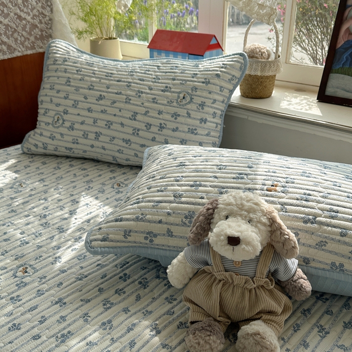 91家纺网 家纺一手货源 找家纺 贝扬思家纺 2026春夏新款高品质A类泡芙纱床盖夏被夏凉被空调被四件套-青提系列 青提-浅蓝花织