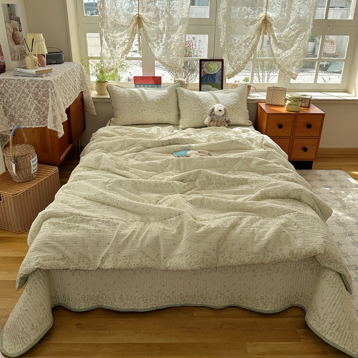 91家纺网 家纺一手货源 找家纺 贝扬思家纺 2026春夏新款高品质A类泡芙纱床盖夏被夏凉被空调被四件套-青提系列 青提-浅夏花信