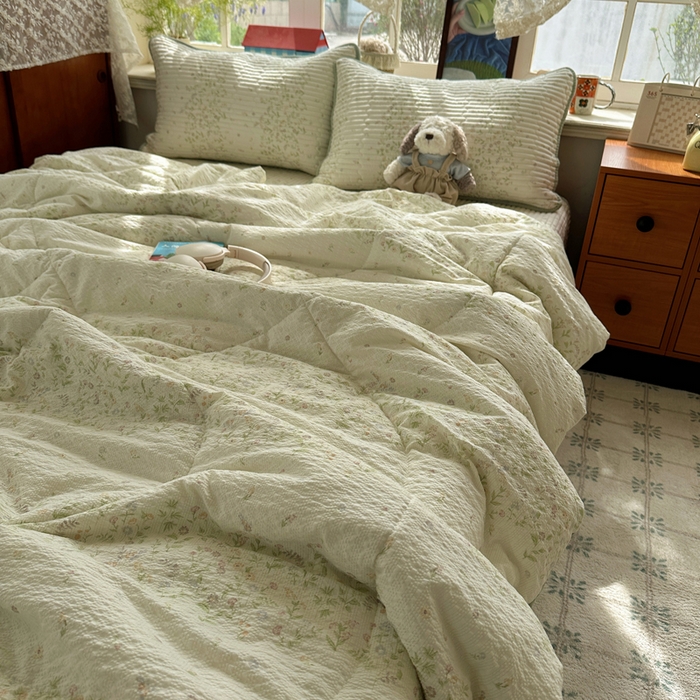 91家纺网 家纺一手货源 找家纺 贝扬思家纺 2026春夏新款高品质A类泡芙纱床盖夏被夏凉被空调被四件套-青提系列 青提-浅夏花信