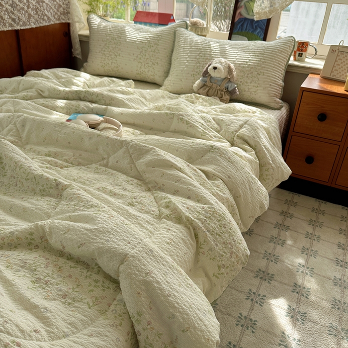 91家纺网 家纺一手货源 找家纺 贝扬思家纺 2026春夏新款高品质A类泡芙纱床盖夏被夏凉被空调被四件套-青提系列 青提-浅夏花信