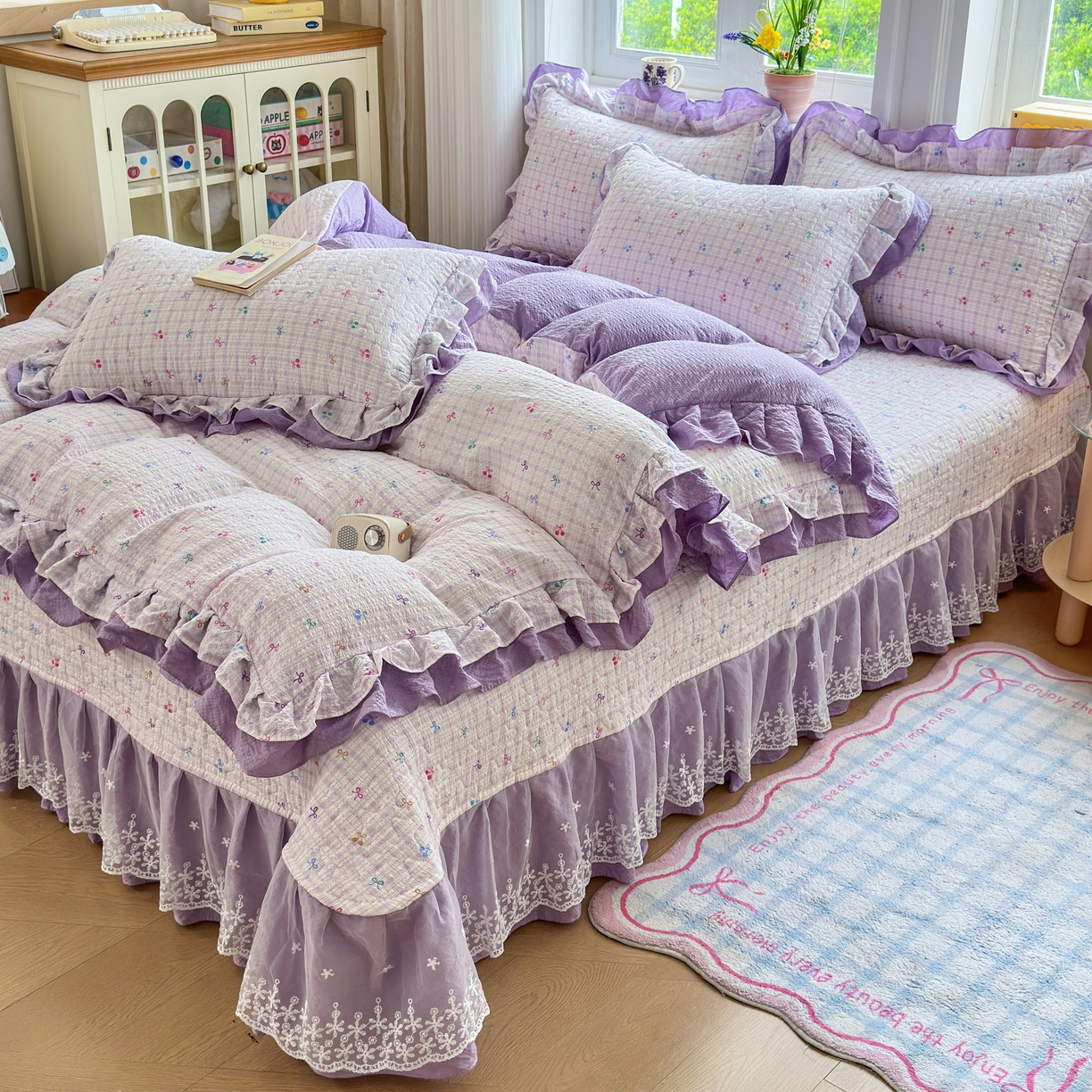 91家纺网 家纺一手货源 找家纺 雅眠居 2026直播爆款泡芙双层纱蕾丝花边被套款床盖款四件套 彩结