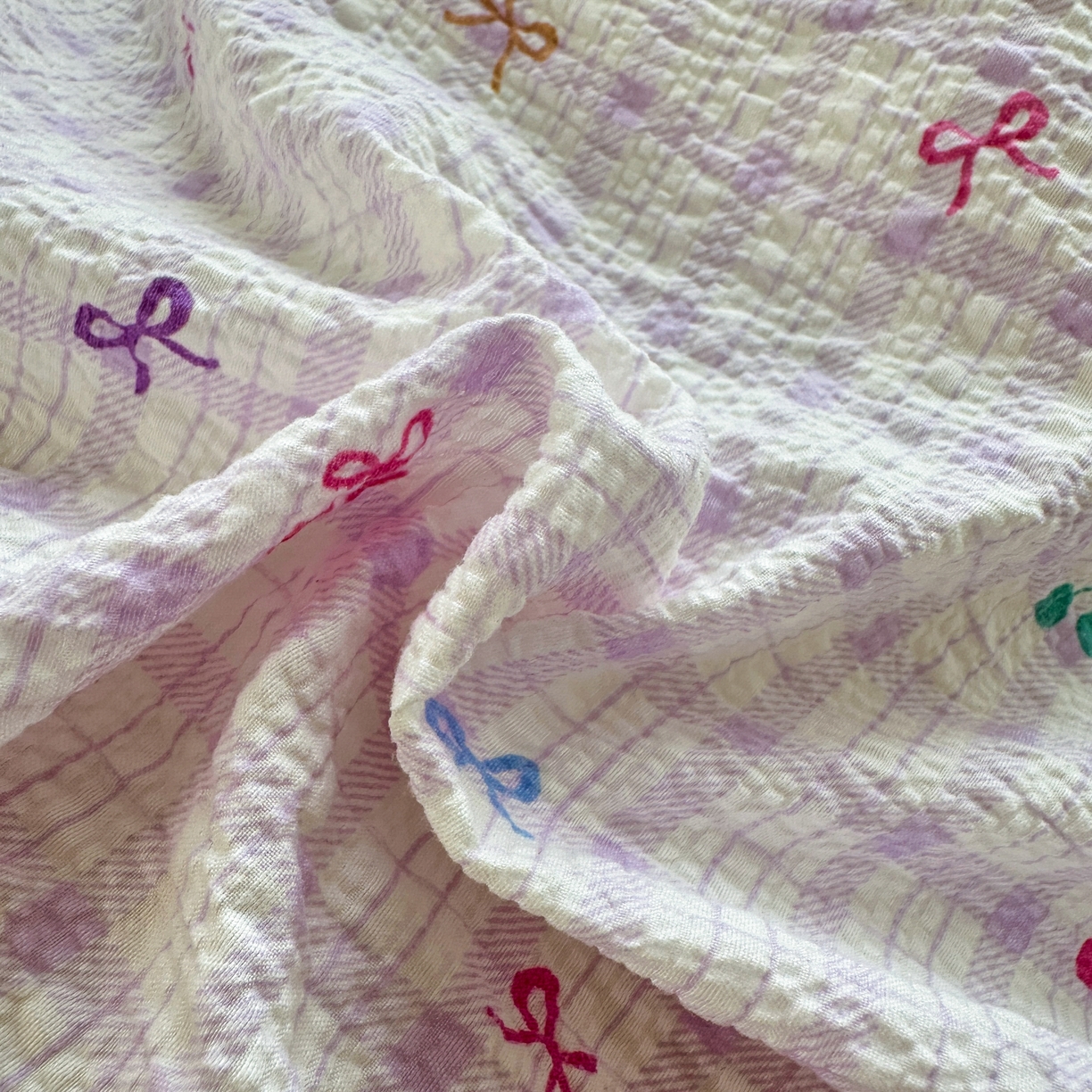 91家纺网 家纺一手货源 找家纺 雅眠居 2026直播爆款泡芙双层纱蕾丝花边被套款床盖款四件套 彩结