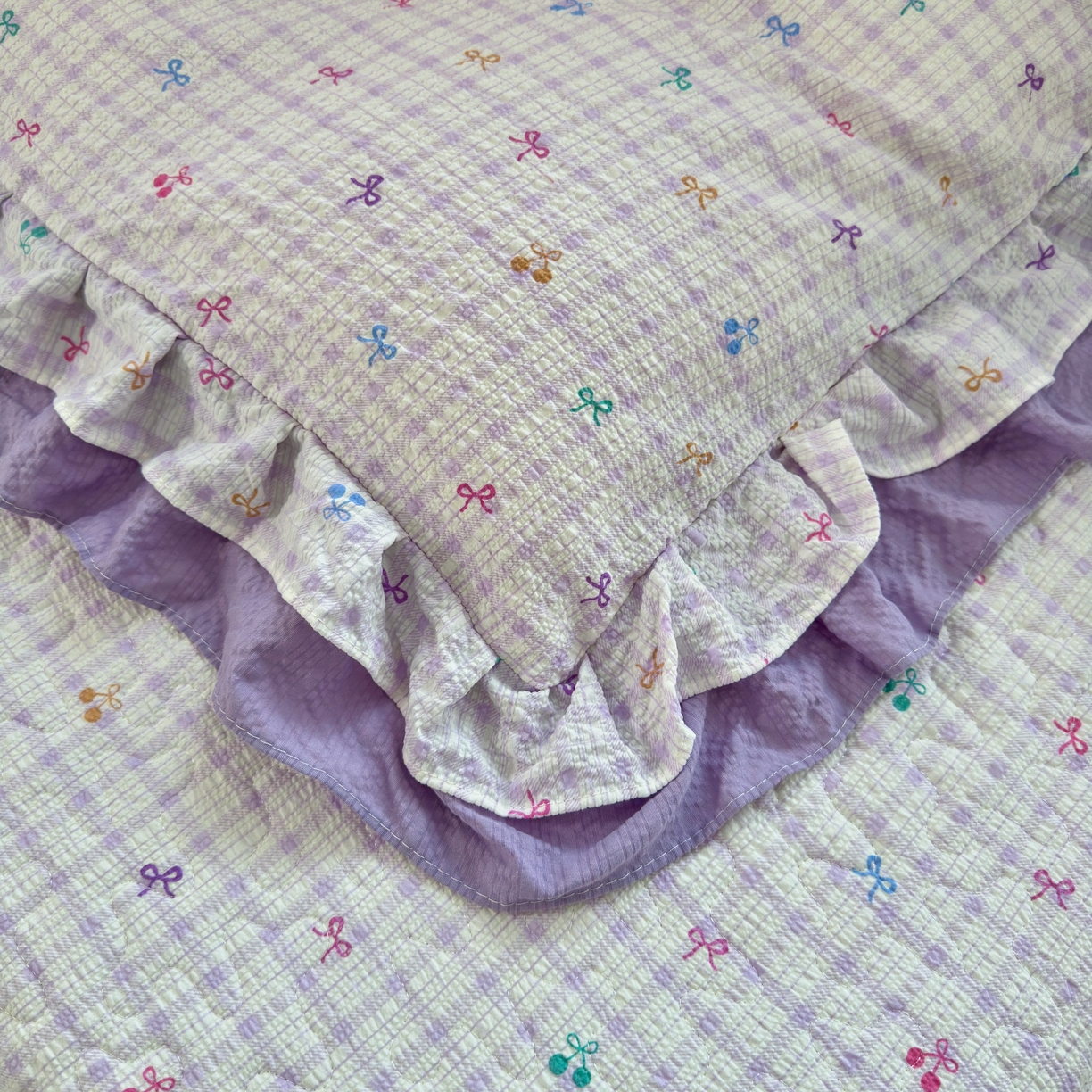 91家纺网 家纺一手货源 找家纺 雅眠居 2026直播爆款泡芙双层纱蕾丝花边被套款床盖款四件套 彩结