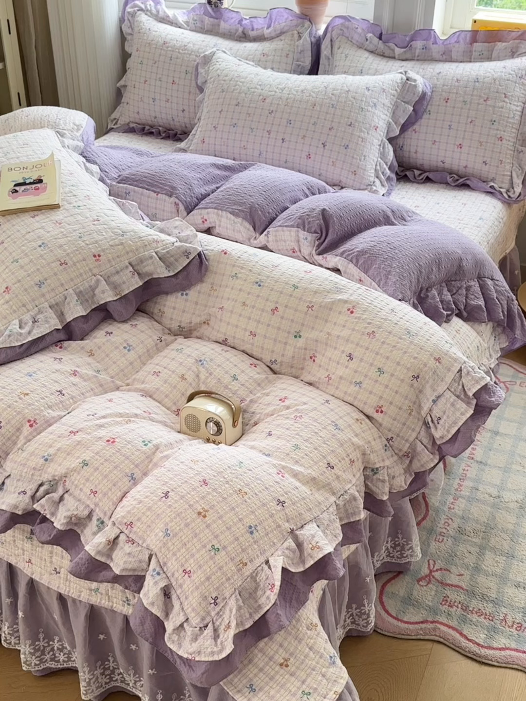 91家纺网 家纺一手货源 找家纺 雅眠居 2026直播爆款泡芙双层纱蕾丝花边被套款床盖款四件套 彩结