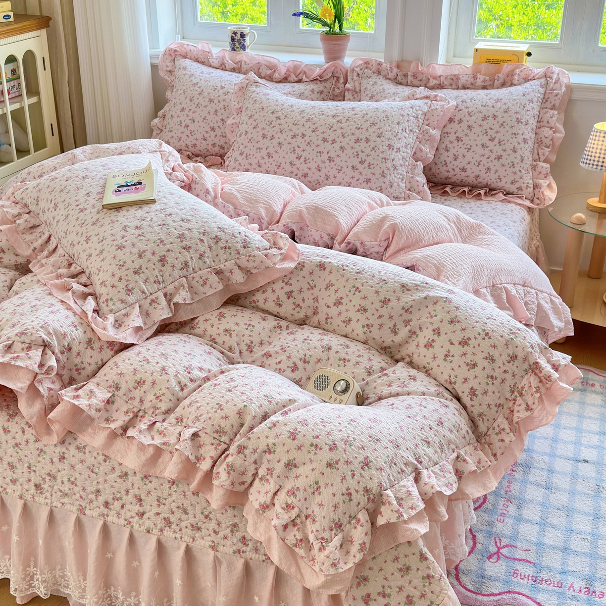 91家纺网 家纺一手货源 找家纺 雅眠居 2026直播爆款泡芙双层纱蕾丝花边被套款床盖款四件套 粉薇