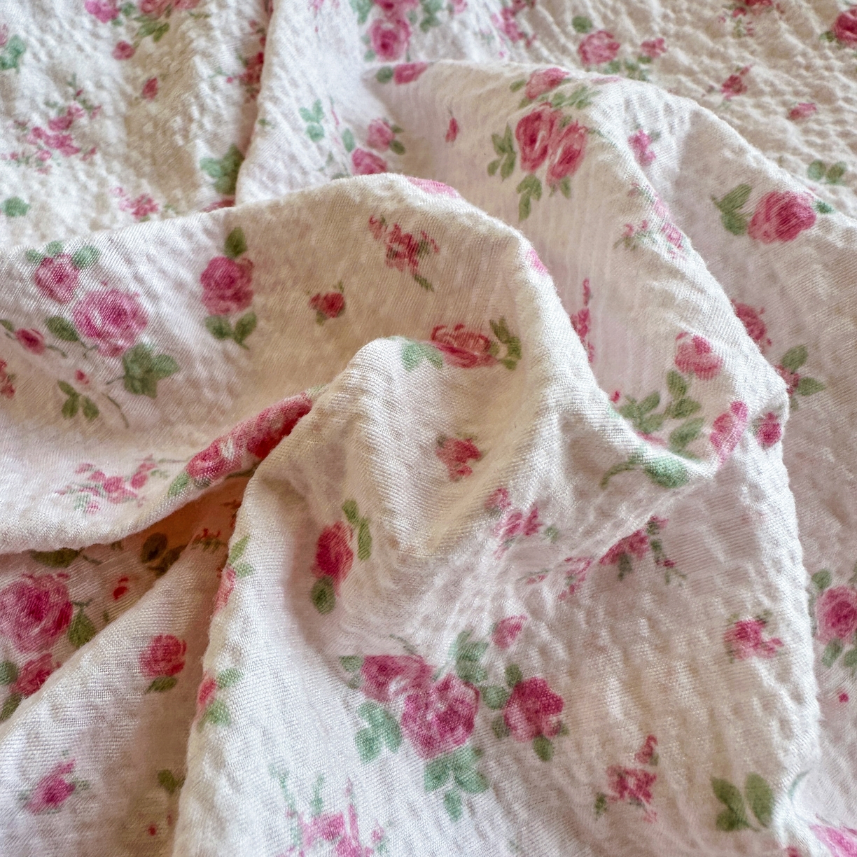 91家纺网 家纺一手货源 找家纺 雅眠居 2026直播爆款泡芙双层纱蕾丝花边被套款床盖款四件套 粉薇