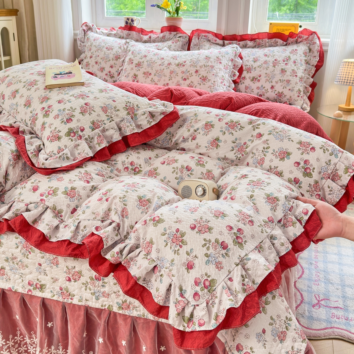 91家纺网 家纺一手货源 找家纺 雅眠居 2026直播爆款泡芙双层纱蕾丝花边被套款床盖款四件套 甜果