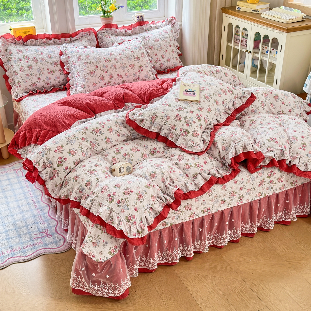 91家纺网 家纺一手货源 找家纺 雅眠居 2026直播爆款泡芙双层纱蕾丝花边被套款床盖款四件套 甜果