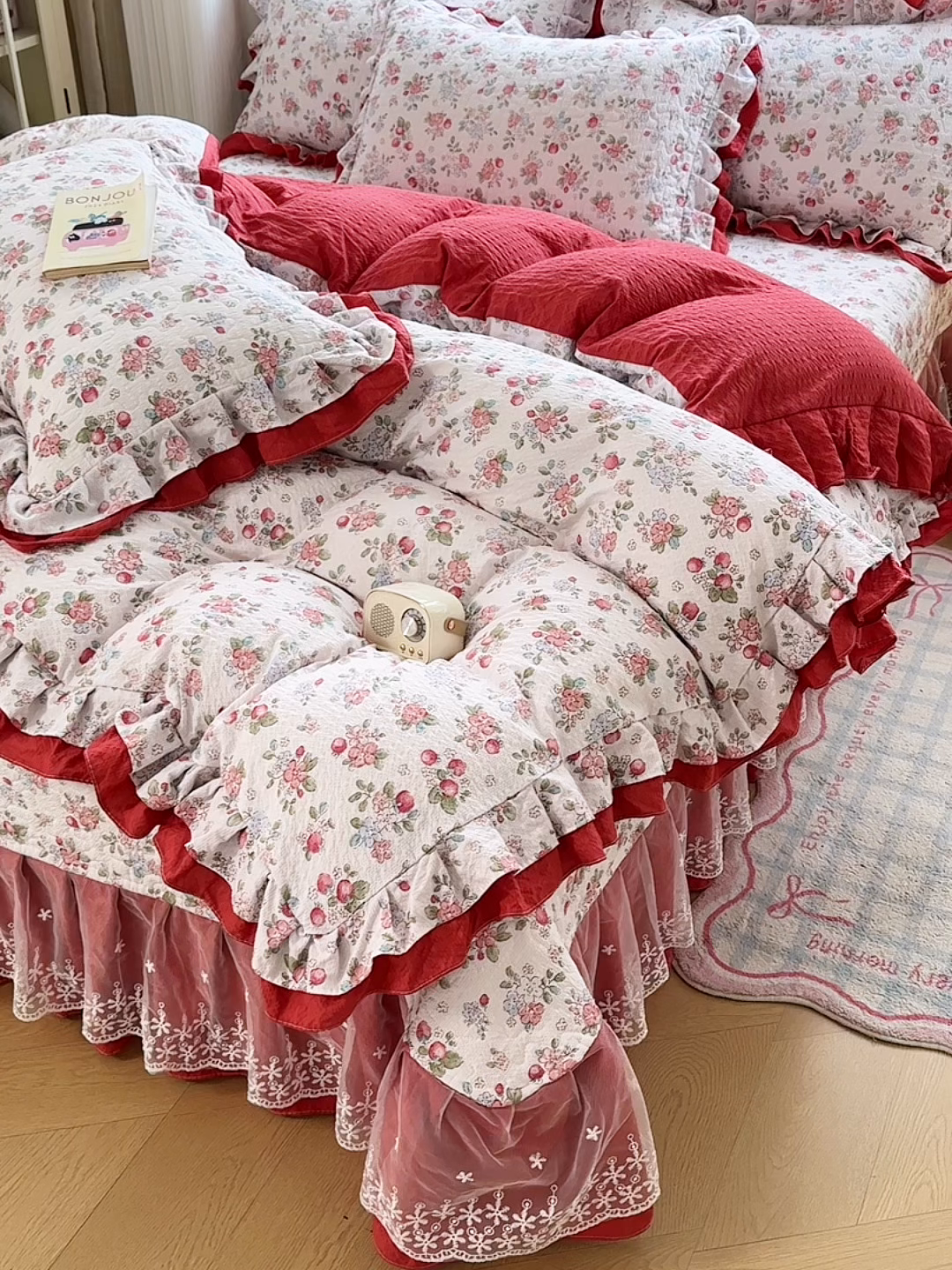 91家纺网 家纺一手货源 找家纺 雅眠居 2026直播爆款泡芙双层纱蕾丝花边被套款床盖款四件套 甜果