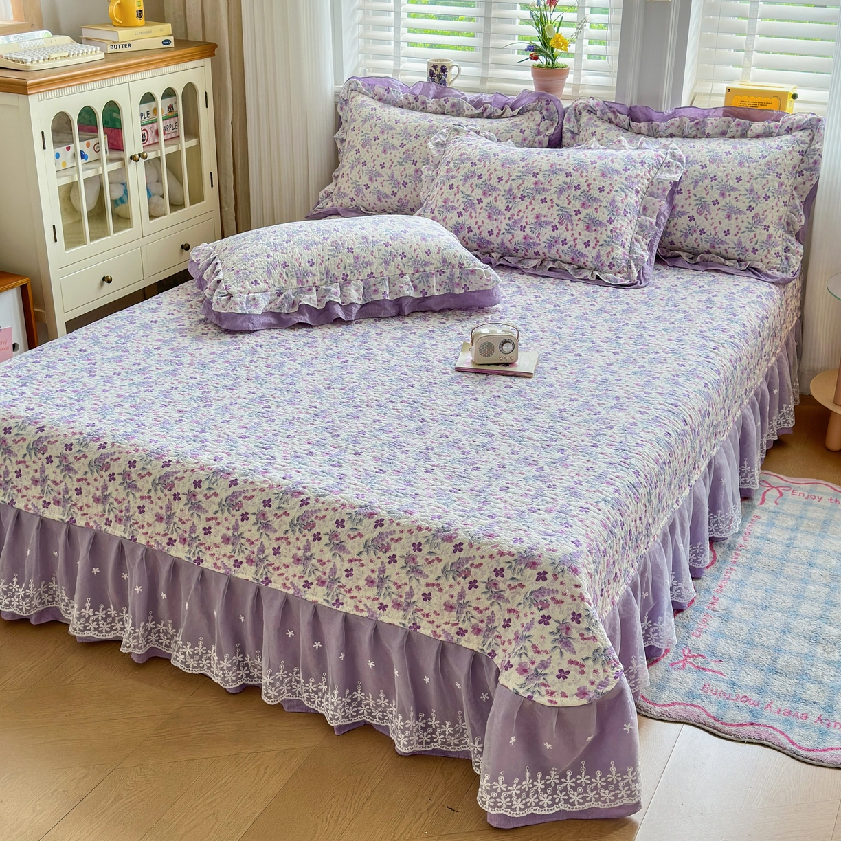 91家纺网 家纺一手货源 找家纺 雅眠居 2026直播爆款泡芙双层纱蕾丝花边被套款床盖款四件套 紫雾