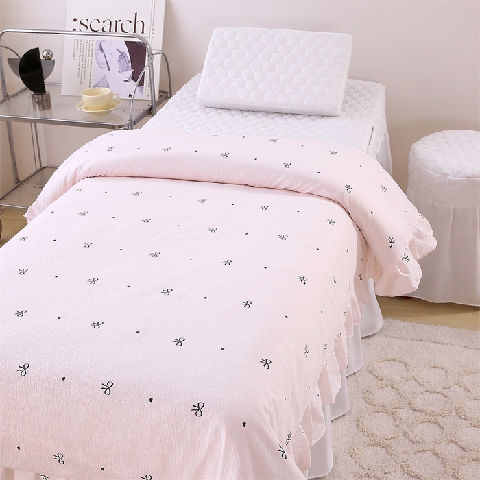 91家纺网 家纺一手货源 找家纺 乐逸家纺 2026新款源头工厂美容床罩套件可定制可以刺绣logo四季款亲肤 小清新蝴蝶结拼白