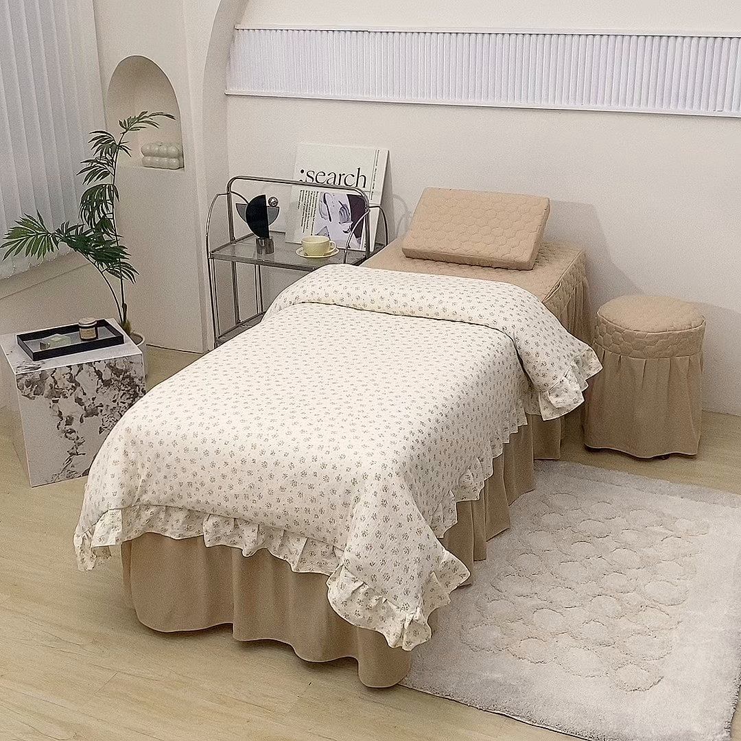 91家纺网 家纺一手货源 找家纺 乐逸家纺 2026新款源头工厂美容床罩套件可定制可以刺绣logo四季款亲肤 小清新栀子海拼驼