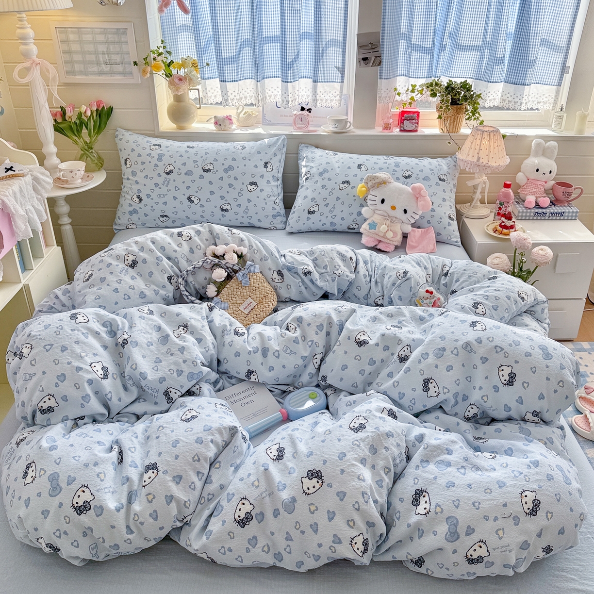 91家纺网 家纺一手货源 找家纺 初念 2026新款云感纱印花四件套 冰蓝凯蒂