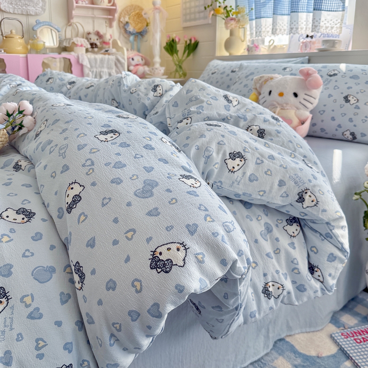 91家纺网 家纺一手货源 找家纺 初念 2026新款云感纱印花四件套 冰蓝凯蒂