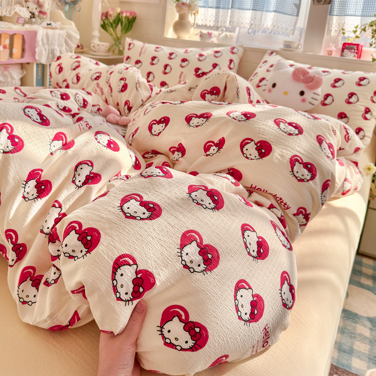 91家纺网 家纺一手货源 找家纺 初念 2026新款云感纱印花四件套 红心凯蒂